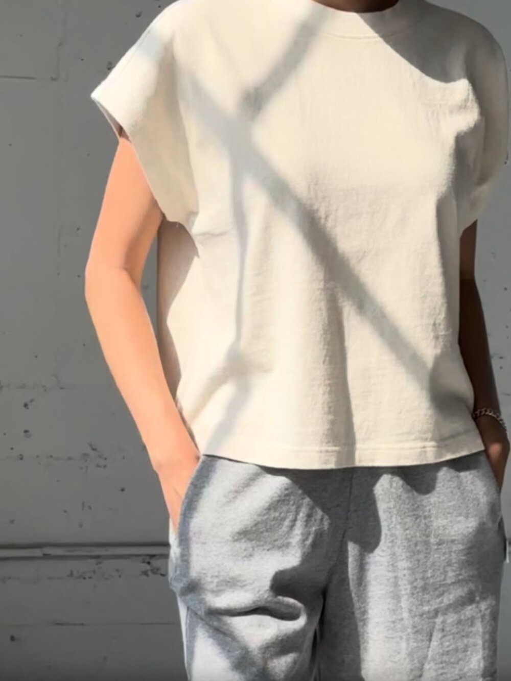 Le Bon Shoppe Jeanne Tee in NATUREL, Size L